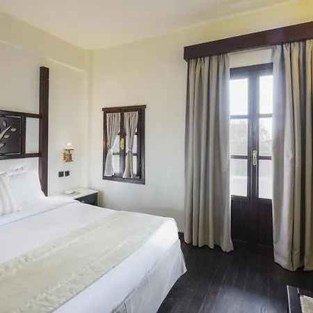 فندق Simantro 5*